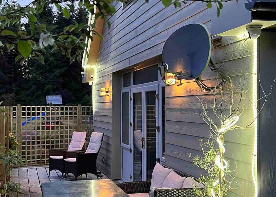 The Bird House - Coastal Lodge In Lovely Forest Setting Nr. Kinsale Cork Luaran gambar